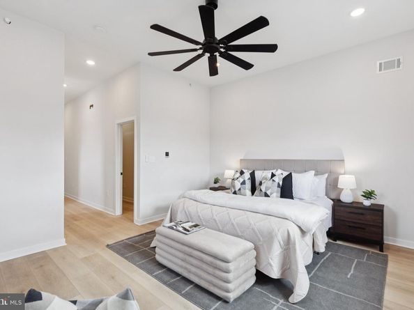 2800 Bridge Street, Philadelphia PA 19137