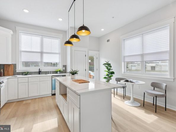 2800 Bridge Street, Philadelphia PA 19137