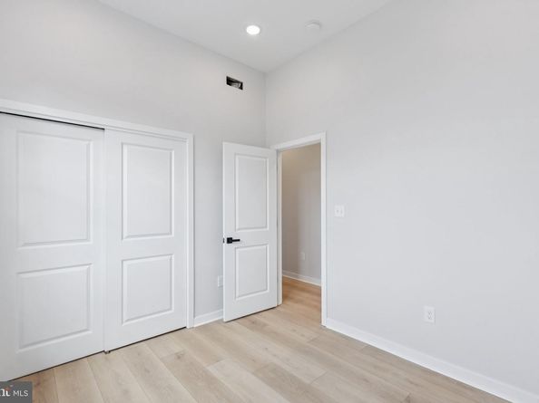 2800 Bridge Street, Philadelphia PA 19137