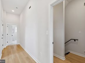 2800 Bridge Street, Philadelphia PA 19137