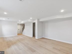 2800 Bridge Street, Philadelphia PA 19137