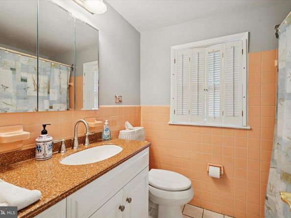 11 Linden Drive, Broomall PA 19008