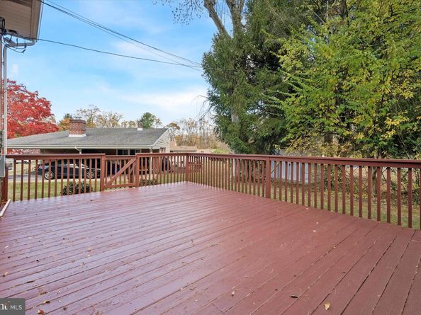 11 Linden Drive, Broomall PA 19008