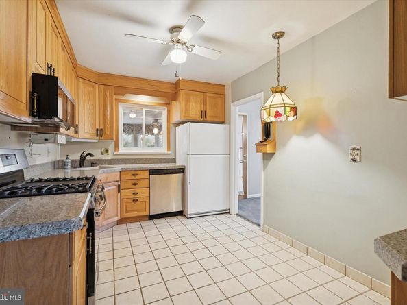 11 Linden Drive, Broomall PA 19008