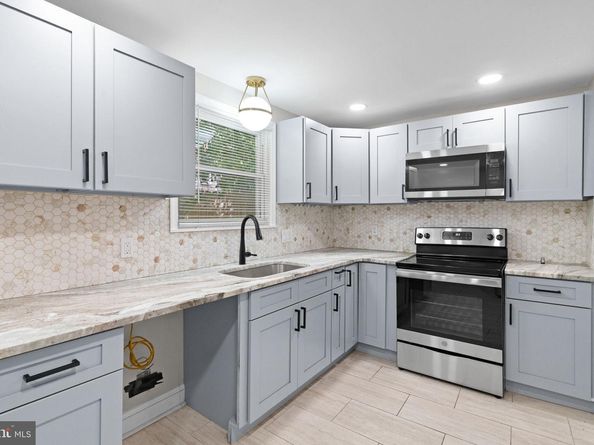 22 N Front Street, Darby PA 19023