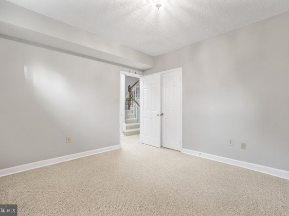 11103 Candlelight Lane, Potomac MD 20854