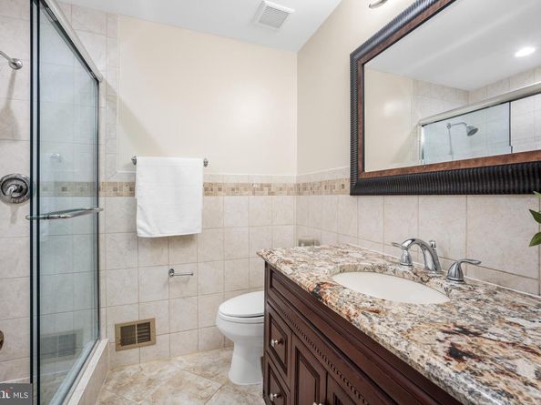 11103 Candlelight Lane, Potomac MD 20854