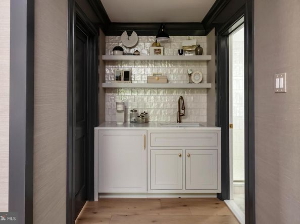 211 Bella Vista Road, Devon PA 19333