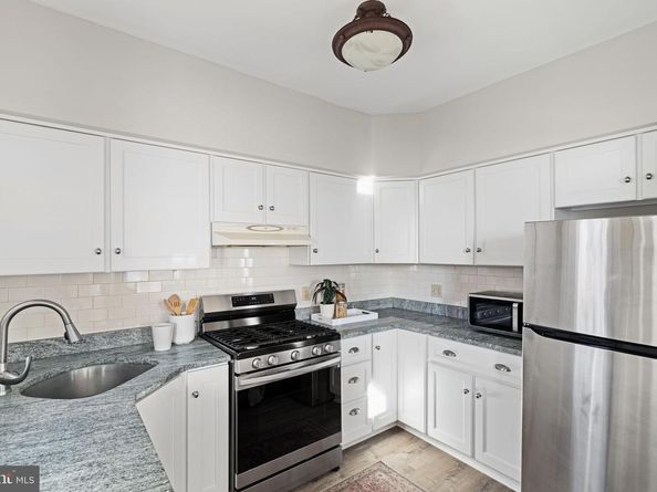 5 Erdenheim Road, Glenside PA 19038