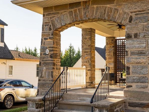 5 Erdenheim Road, Glenside PA 19038