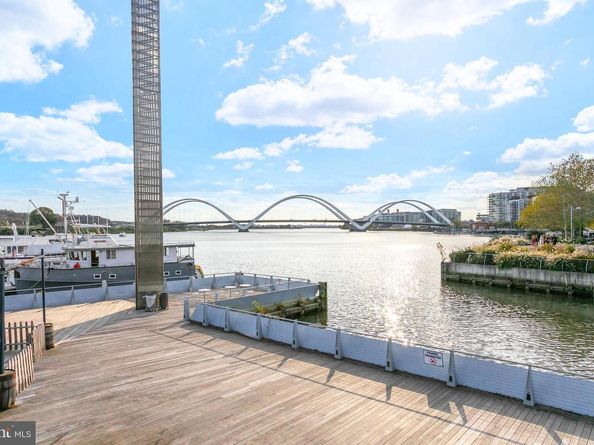 1300 4TH Street SE 901, Washington DC 20003