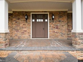 19 Goldney, Newtown PA 18940