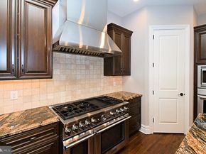 19 Goldney, Newtown PA 18940