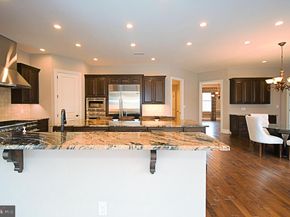 19 Goldney, Newtown PA 18940