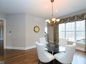 19 Goldney, Newtown PA 18940