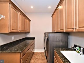 19 Goldney, Newtown PA 18940