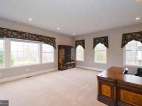 19 Goldney, Newtown PA 18940