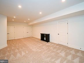 19 Goldney, Newtown PA 18940