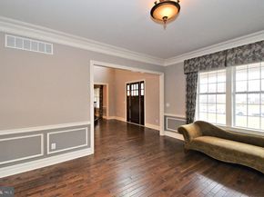 19 Goldney, Newtown PA 18940