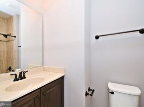 19 Goldney, Newtown PA 18940