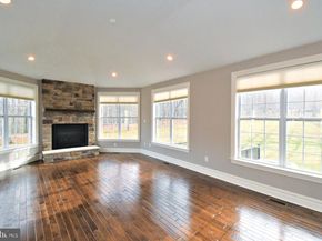 19 Goldney, Newtown PA 18940