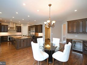 19 Goldney, Newtown PA 18940