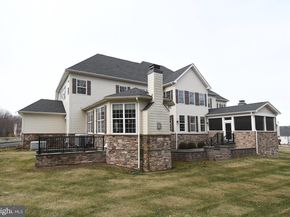 19 Goldney, Newtown PA 18940