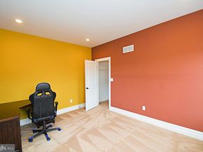 19 Goldney, Newtown PA 18940