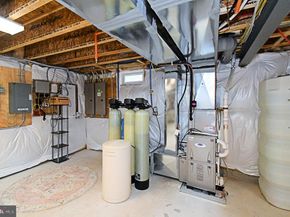 19 Goldney, Newtown PA 18940