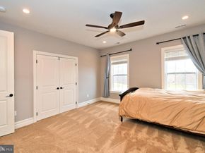 19 Goldney, Newtown PA 18940