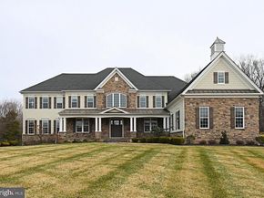 19 Goldney, Newtown PA 18940