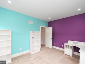 19 Goldney, Newtown PA 18940