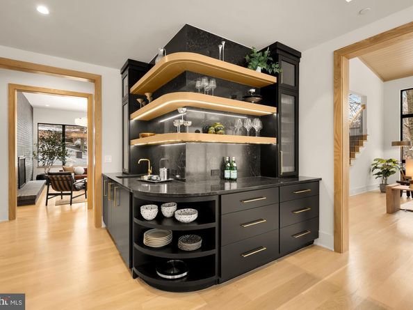 6916 Carmichael Avenue, Bethesda MD 20817