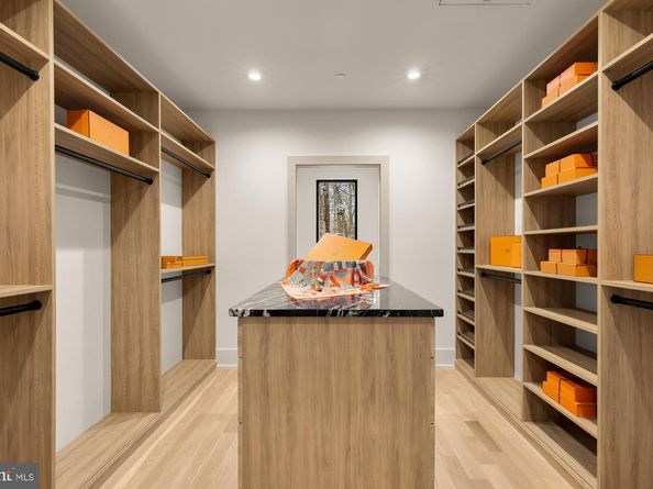 6916 Carmichael Avenue, Bethesda MD 20817