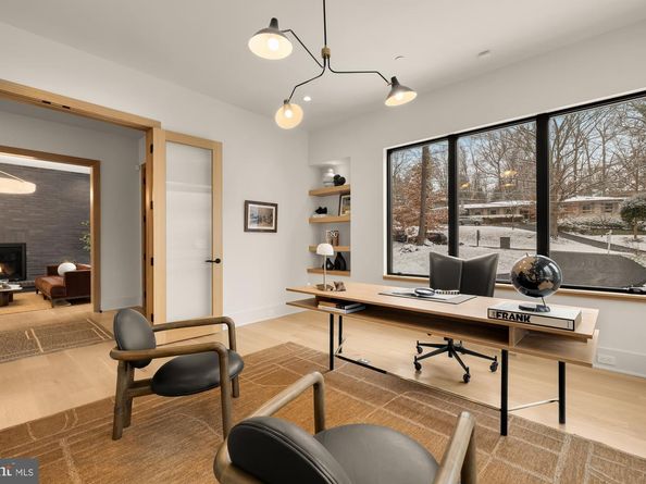 6916 Carmichael Avenue, Bethesda MD 20817