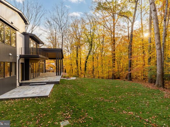 6916 Carmichael Avenue, Bethesda MD 20817