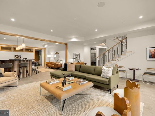 6916 Carmichael Avenue, Bethesda MD 20817