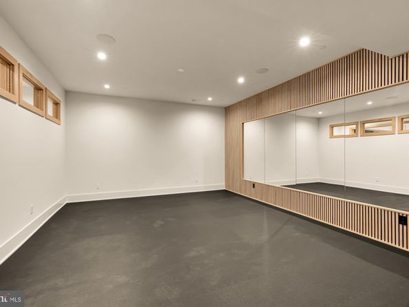 6916 Carmichael Avenue, Bethesda MD 20817