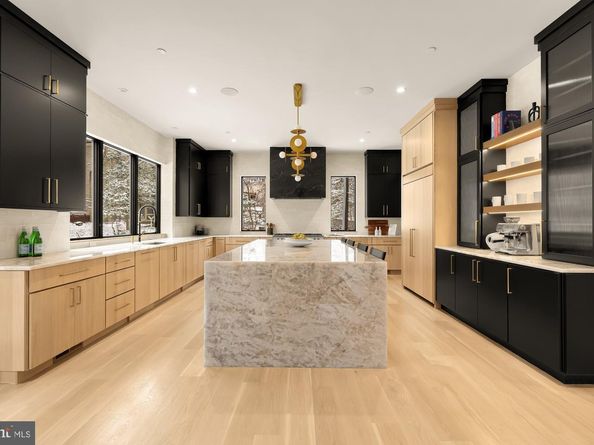 6916 Carmichael Avenue, Bethesda MD 20817