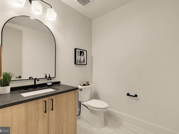 6916 Carmichael Avenue, Bethesda MD 20817