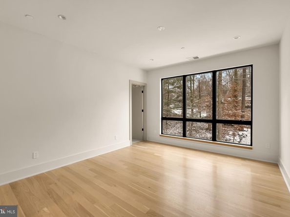 6916 Carmichael Avenue, Bethesda MD 20817