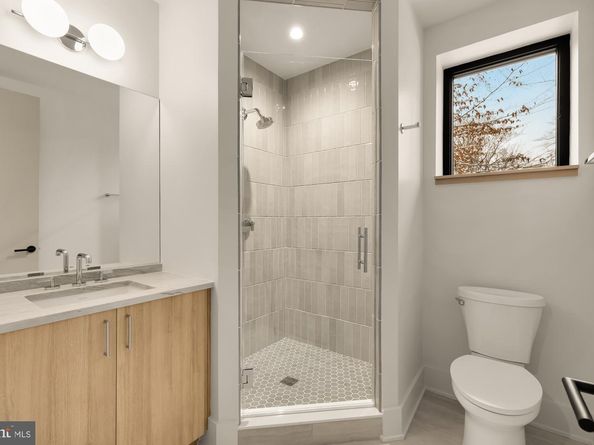 6916 Carmichael Avenue, Bethesda MD 20817