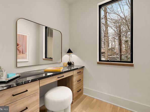 6916 Carmichael Avenue, Bethesda MD 20817