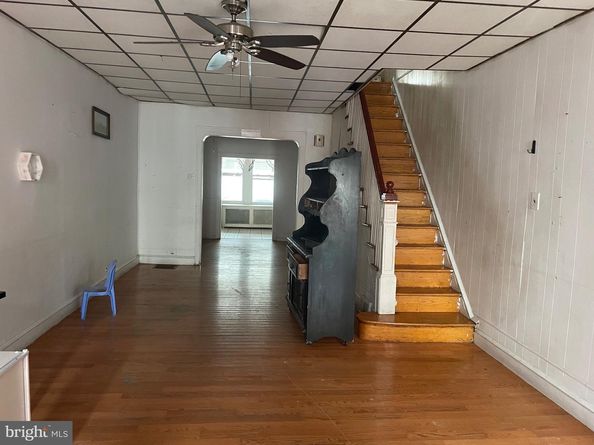 2324 S 9TH Street, Philadelphia PA 19148