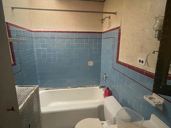 2324 S 9TH Street, Philadelphia PA 19148