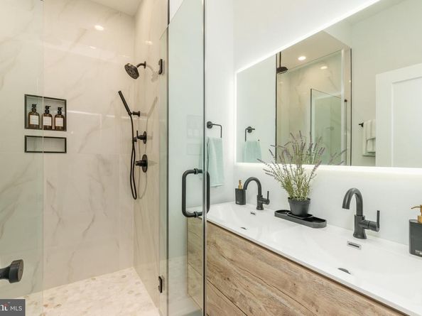 2201 E Somerset Street A 22, Philadelphia PA 19134