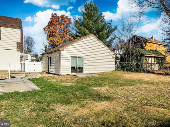 101 S Glenwood Avenue, Aldan PA 19018