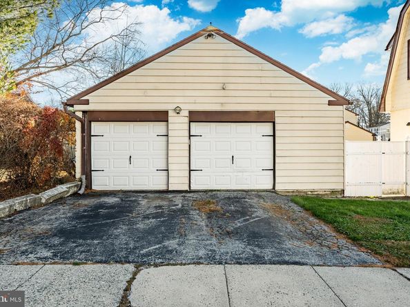 101 S Glenwood Avenue, Aldan PA 19018