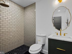 242 Locust Street, Philadelphia PA 19106