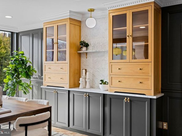 242 Locust Street, Philadelphia PA 19106